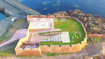 aerial-view-of-completed-lamer-island-battery-project--image-credit-alistair-clark-.jpg